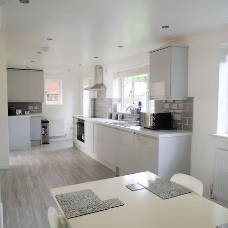 Cosy Four Bed Property With En-Suite Near To Nec Birmingham Airport And The City Luaran gambar