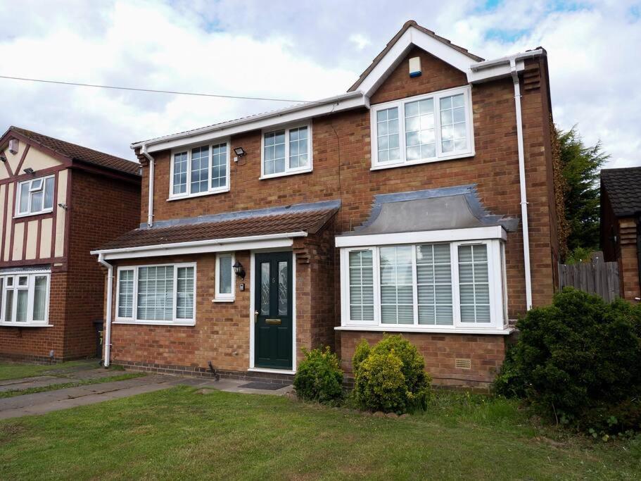 Cosy Four Bed Property With En-Suite Near To Nec Birmingham Airport And The City Luaran gambar