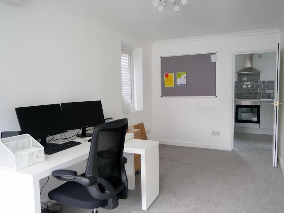 Cosy Four Bed Property With En-Suite Near To Nec Birmingham Airport And The City Luaran gambar